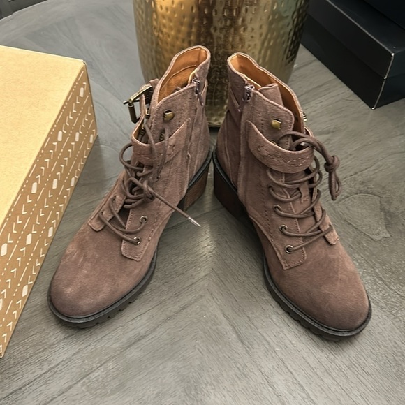 ZODIAC Women's Gemma Lace-up Heeled Combat Booties - Picture 7 of 7